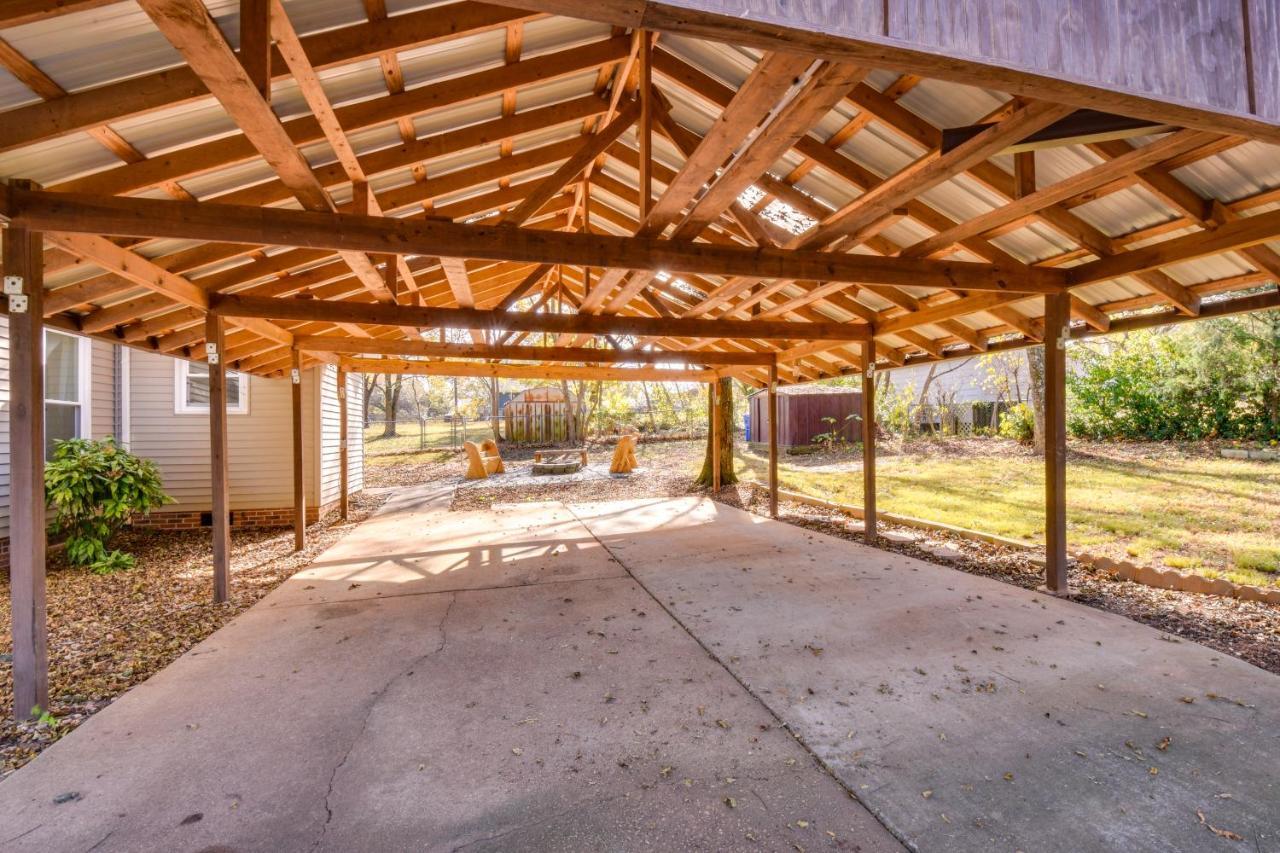 Tranquil Travelers Rest Home With Fire Pit! Exterior foto