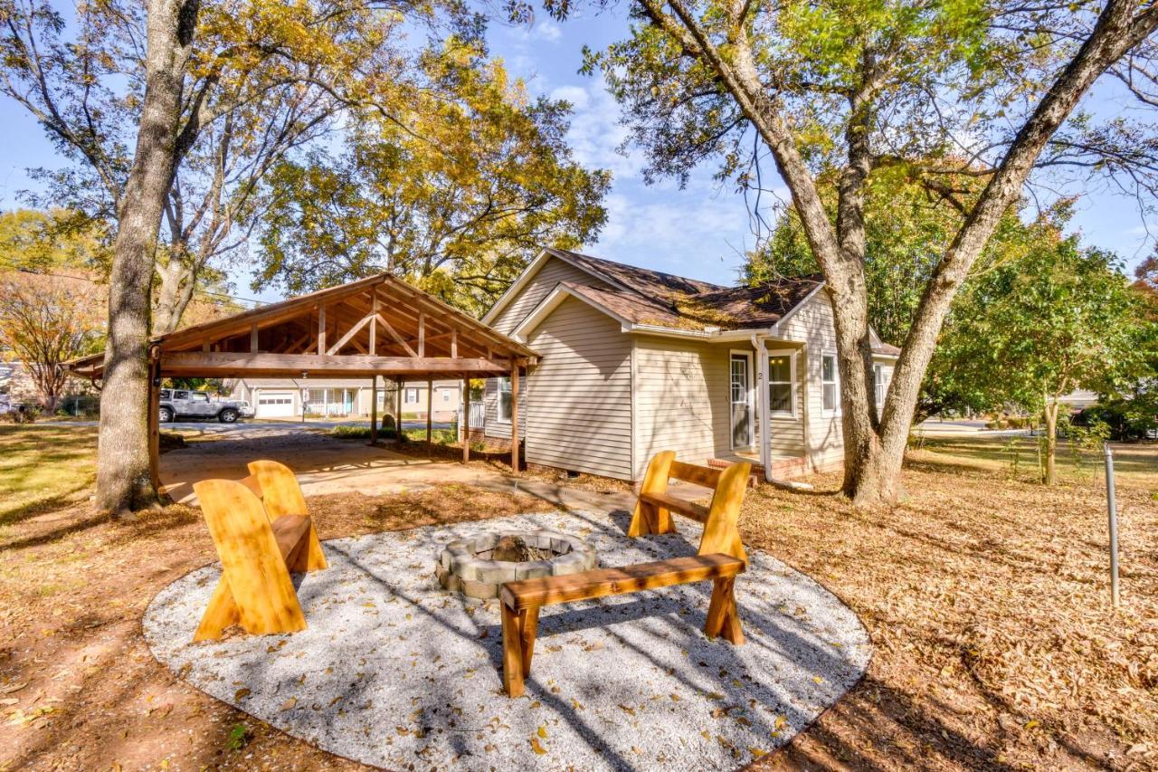 Tranquil Travelers Rest Home With Fire Pit! Exterior foto